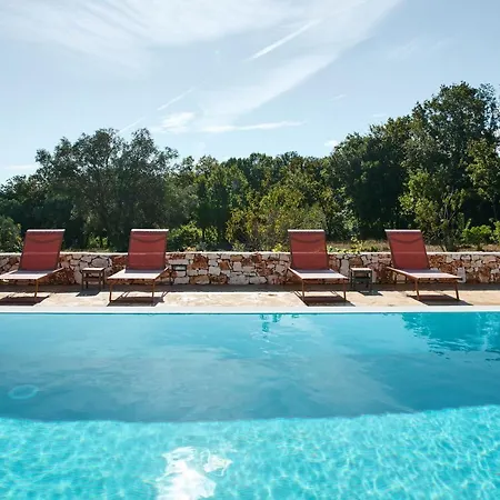 La Selvaggia - W Pool أوستوني